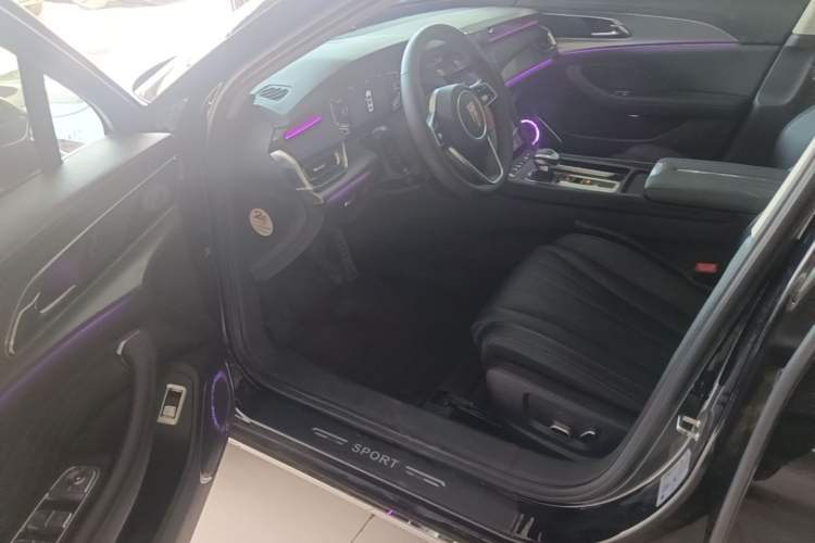 Used Hongqi H5 2024 1.5T DCT Smart Connect Flagship Edition Driver Seat