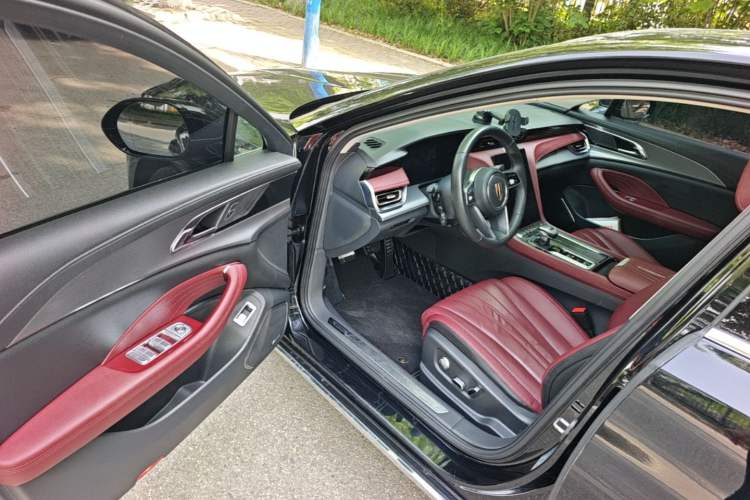 Used Hongqi H5 2024 2.0T Automatic Smart Connect Flagship Edition Driver Seat