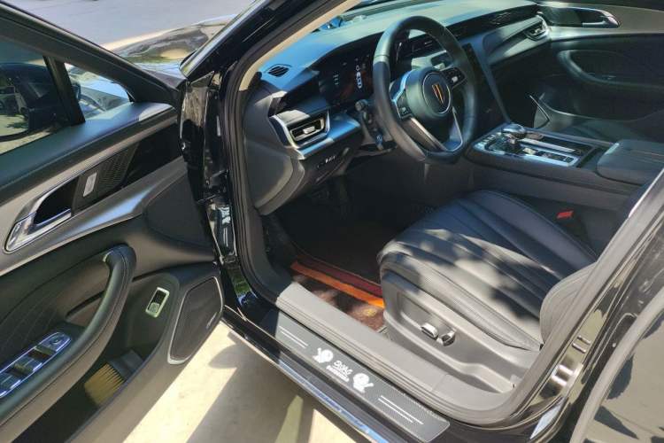 Used Hongqi H5 2024 2.0T Automatic Smart Connect Flagship Edition Driver Seat