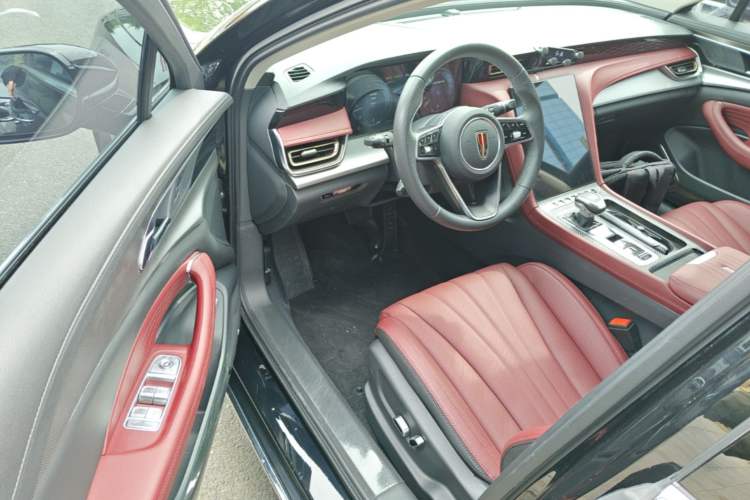 Used Hongqi H5 2024 2.0T Automatic Smart Connect Flagship Edition Driver Seat