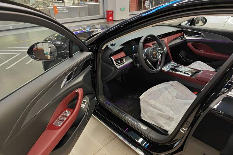 Used Hongqi H5 2024 2.0T Automatic Smart Connect Flagship Edition Driver Seat