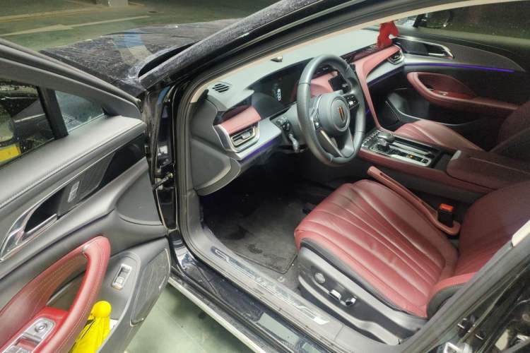 Used Hongqi H5 2024 2.0T Automatic Smart Connect Flagship Edition Driver Seat