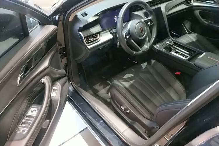 Used Hongqi H5 2024 2.0T Automatic Smart Connect Flagship Edition Driver Seat