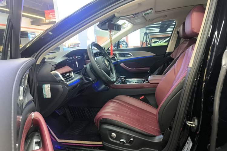 Used Hongqi H5 2024 2.0T Automatic Smart Connect Flagship Edition Driver Seat