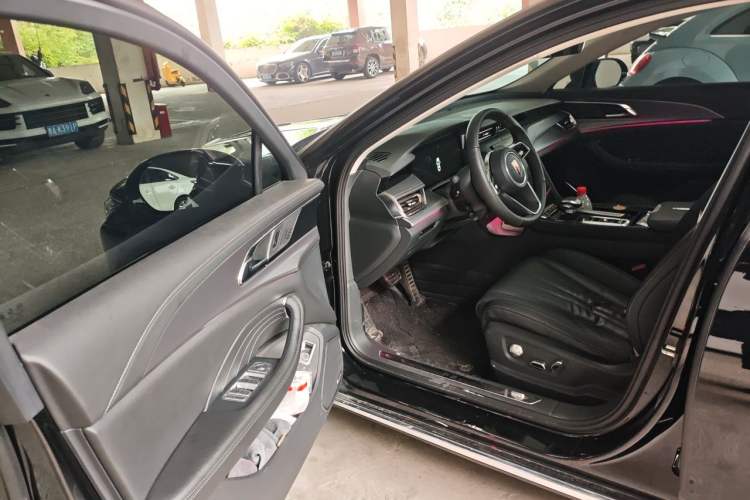 Used Hongqi H5 2024 2.0T Automatic Smart Connect Flagship Edition Driver Seat
