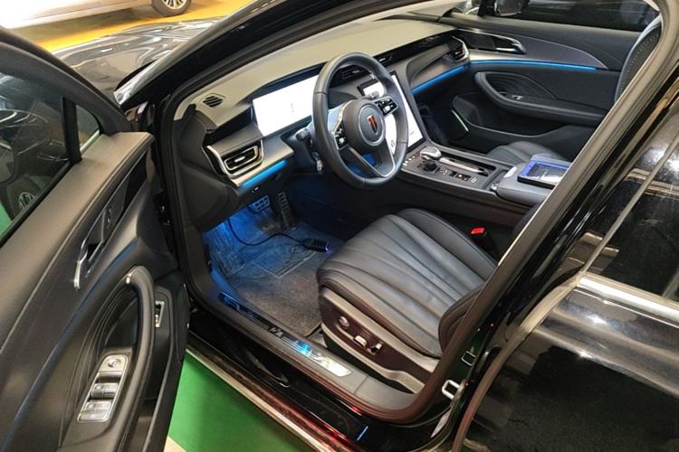 Used Hongqi H5 2024 2.0T Automatic Smart Connect Flagship Edition Driver Seat