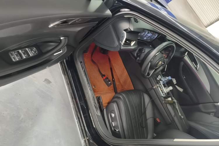 Used Hongqi H5 2024 2.0T Automatic Smart Connect Flagship Edition Driver Seat