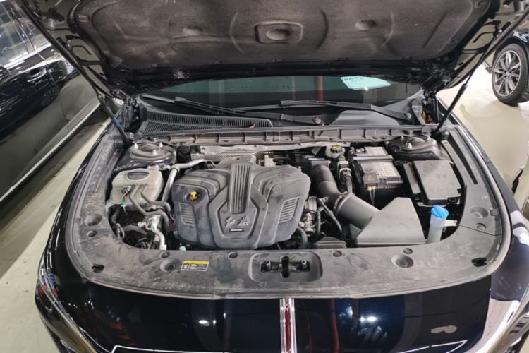 Used Hongqi H5 2024 2.0T Automatic Smart Connect Flagship Edition Engine Bay