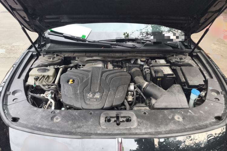 Used Hongqi H5 2024 2.0T Automatic Smart Connect Flagship Edition Engine Bay