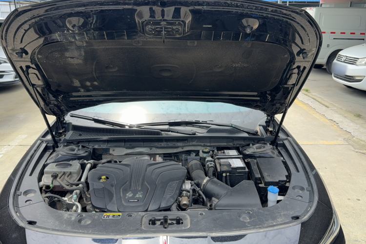 Used Hongqi H5 2024 2.0T Automatic Smart Connect Flagship Edition Engine Bay