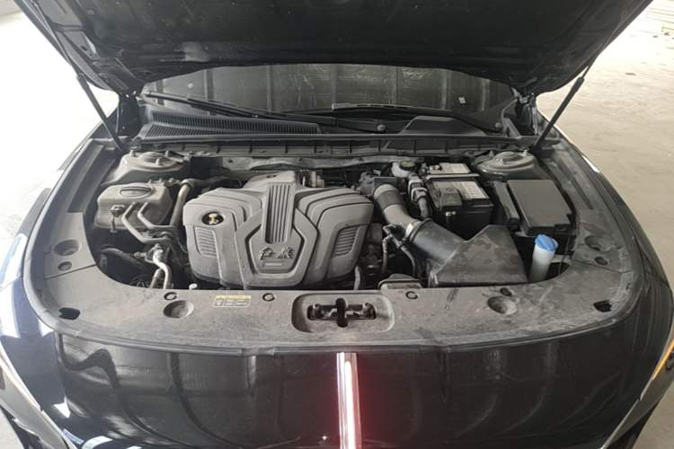 Used Hongqi H5 2024 2.0T Automatic Smart Connect Flagship Edition Engine Bay