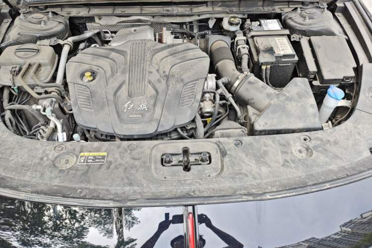 Used Hongqi H5 2024 2.0T Automatic Smart Connect Flagship Edition Engine Bay