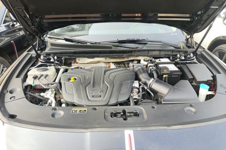 Used Hongqi H5 2024 2.0T Automatic Smart Connect Flagship Edition Engine Bay