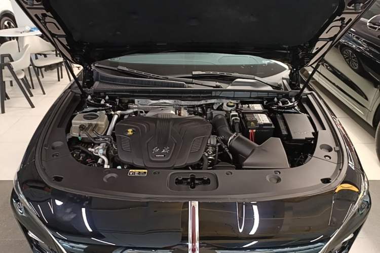 Used Hongqi H5 2024 2.0T Automatic Smart Connect Flagship Edition Engine Bay