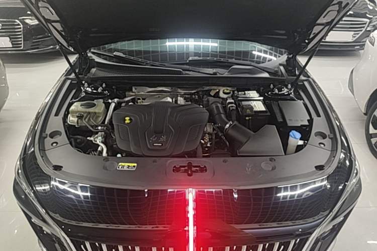 Used Hongqi H5 2024 2.0T Automatic Smart Connect Flagship Edition Engine Bay