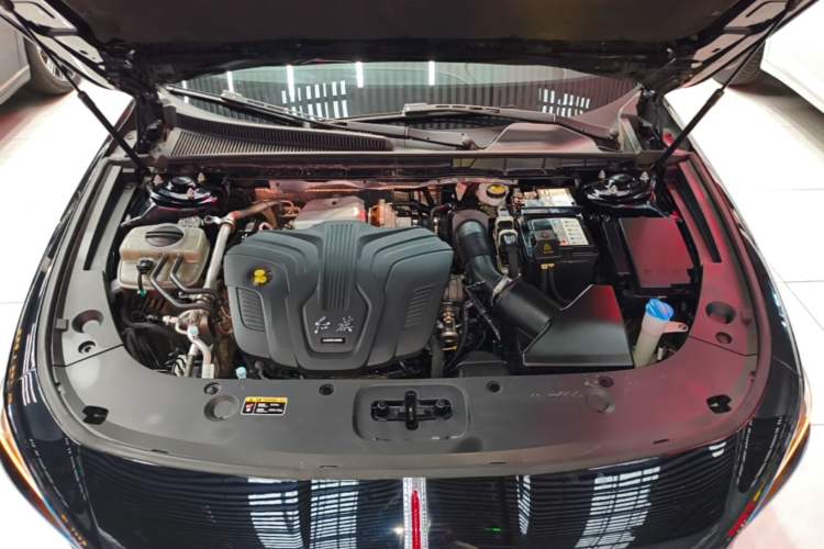 Used Hongqi H5 2024 2.0T Automatic Smart Connect Flagship Edition Engine Bay