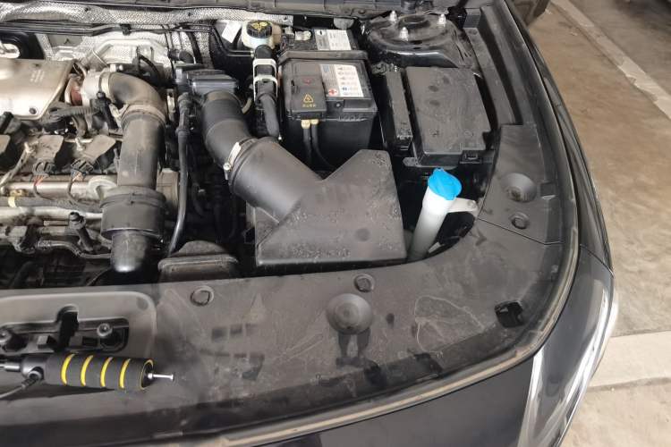 Used Hongqi H5 2024 1.5T DCT Smart Connect Flagship Edition Engine Bay Left