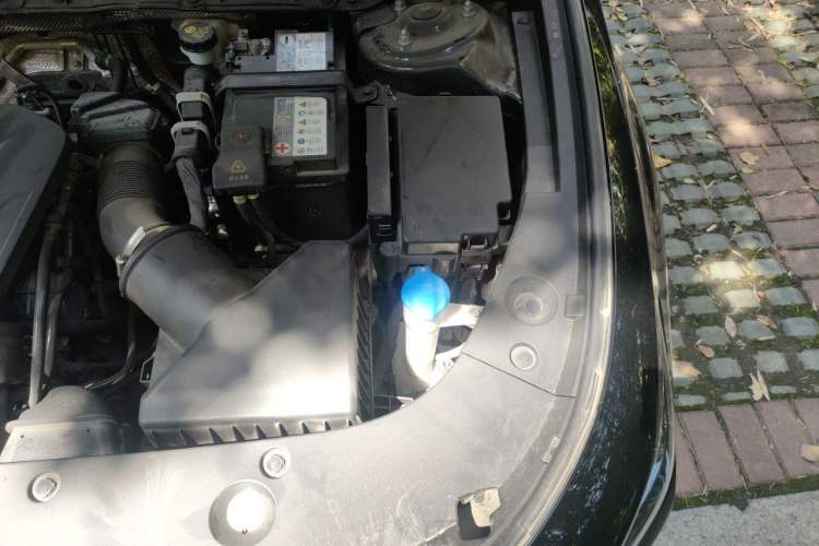Used Hongqi H5 2024 1.5T DCT Smart Connect Flagship Edition Engine Bay Left