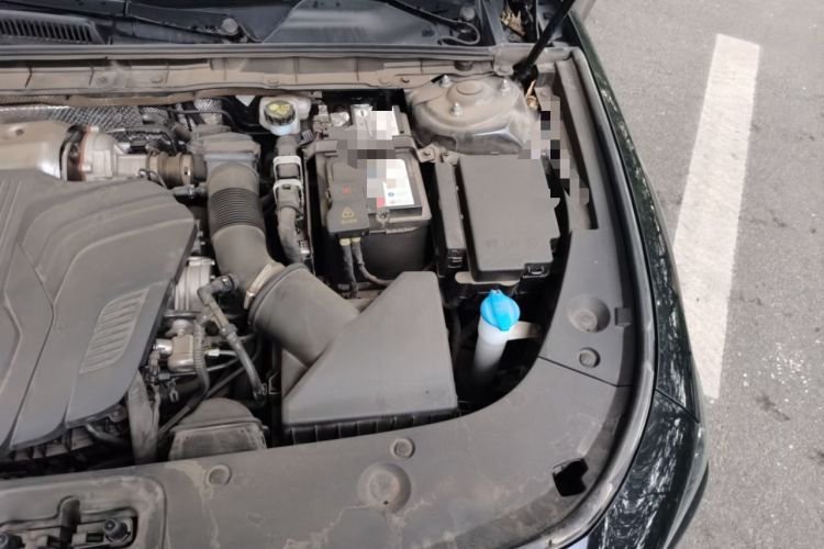 Used Hongqi H5 2024 2.0T Automatic Smart Connect Flagship Edition Engine Bay Left