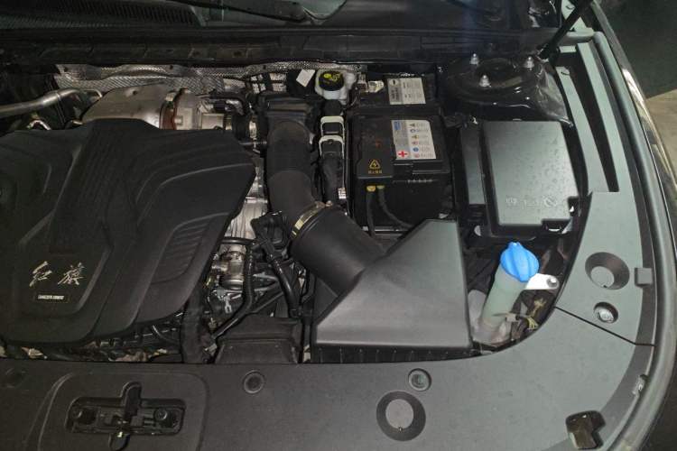 Used Hongqi H5 2024 2.0T Automatic Smart Connect Flagship Edition Engine Bay Left