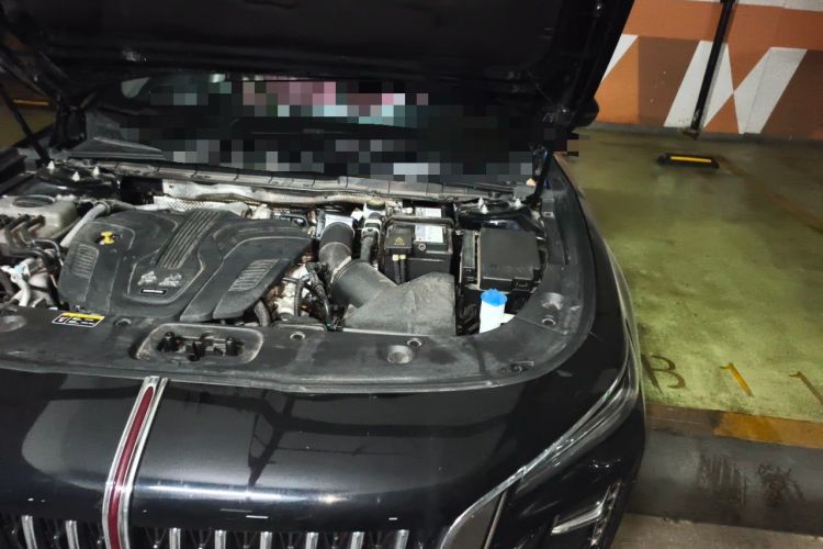 Used Hongqi H5 2024 2.0T Automatic Smart Connect Flagship Edition Engine Bay Left