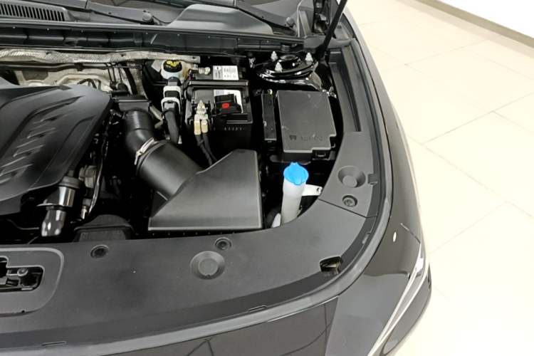 Used Hongqi H5 2024 1.5T DCT Smart Connect Flagship Edition Engine Bay Left