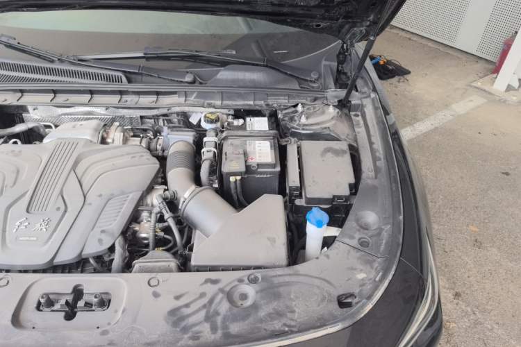 Used Hongqi H5 2024 2.0T Automatic Smart Connect Flagship Edition Engine Bay Left