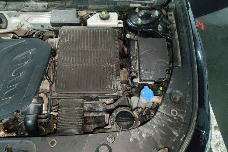 Used Hongqi H5 2024 1.5T HEV Smart Connect Flagship Edition Engine Bay Left