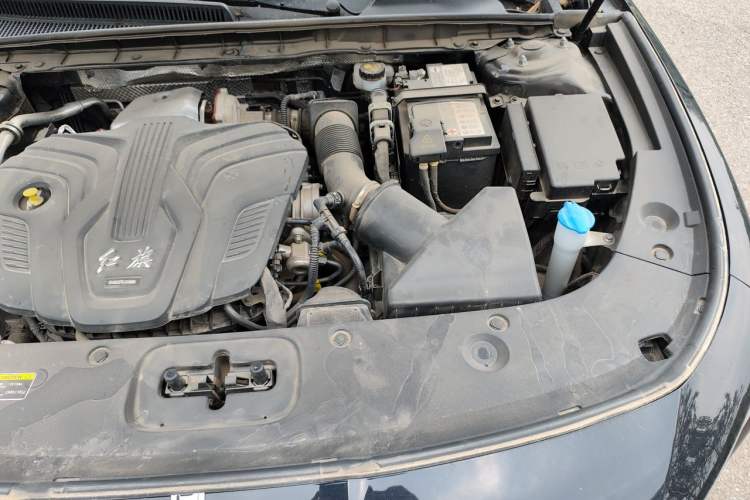 Used Hongqi H5 2024 2.0T Automatic Smart Connect Flagship Edition Engine Bay Left