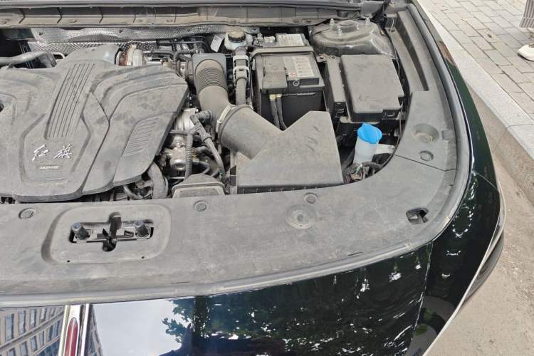 Used Hongqi H5 2024 2.0T Automatic Smart Connect Flagship Edition Engine Bay Left