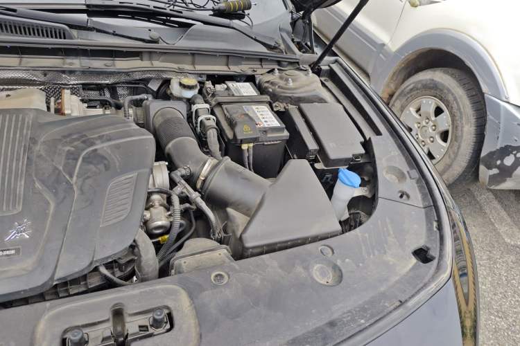 Used Hongqi H5 2024 2.0T Automatic Smart Connect Flagship Edition Engine Bay Left