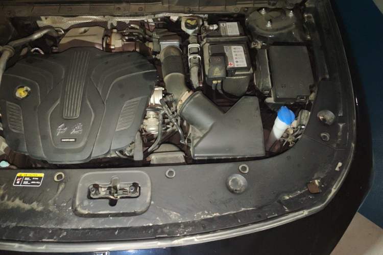 Used Hongqi H5 2024 2.0T Automatic Smart Connect Flagship Edition Engine Bay Left