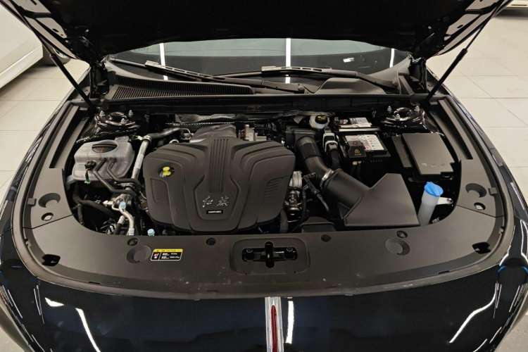 Used Hongqi H5 2024 2.0T Automatic Smart Connect Flagship Edition Engine Bay