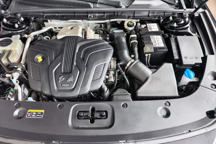 Used Hongqi H5 2024 2.0T Automatic Smart Connect Flagship Edition Engine Bay