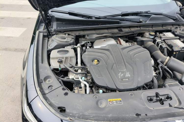 Used Hongqi H5 2024 2.0T Automatic Smart Connect Flagship Edition Engine Bay Right