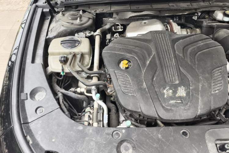 Used Hongqi H5 2024 2.0T Automatic Smart Connect Flagship Edition Engine Bay Right