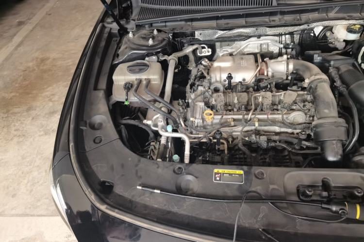 Used Hongqi H5 2024 1.5T DCT Smart Connect Flagship Edition Engine Bay Right