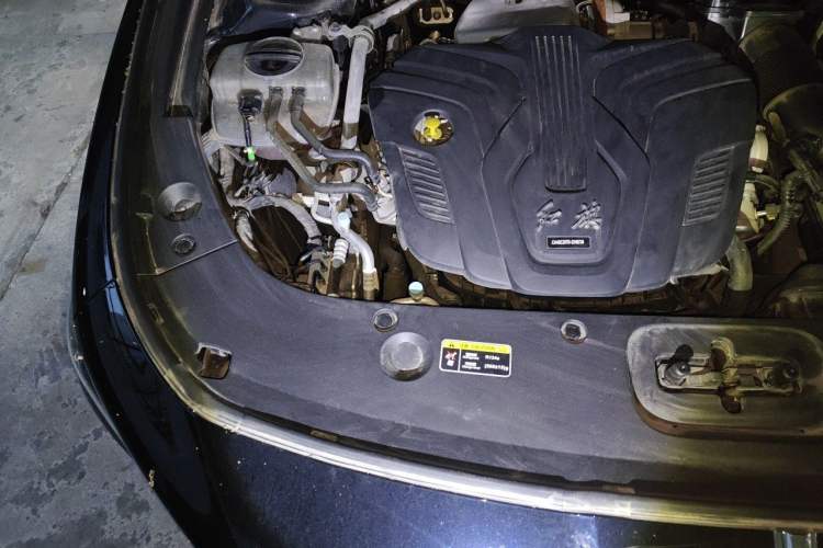 Used Hongqi H5 2024 2.0T Automatic Smart Connect Flagship Edition Engine Bay Right