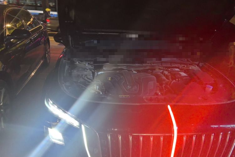 Used Hongqi H5 2024 2.0T Automatic Smart Connect Flagship Edition Engine Bay Right