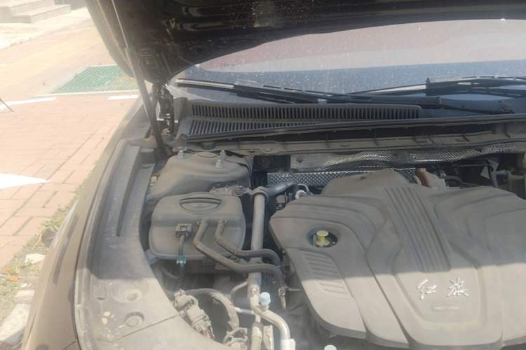Used Hongqi H5 2024 2.0T Automatic Smart Connect Flagship Edition Engine Bay Right