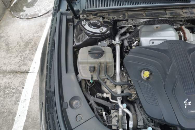 Used Hongqi H5 2024 1.5T HEV Smart Connect Flagship Edition Engine Bay Right