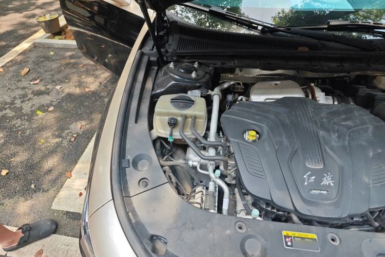 Used Hongqi H5 2024 2.0T Automatic Smart Connect Flagship Edition Engine Bay Right
