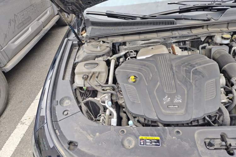 Used Hongqi H5 2024 2.0T Automatic Smart Connect Flagship Edition Engine Bay Right