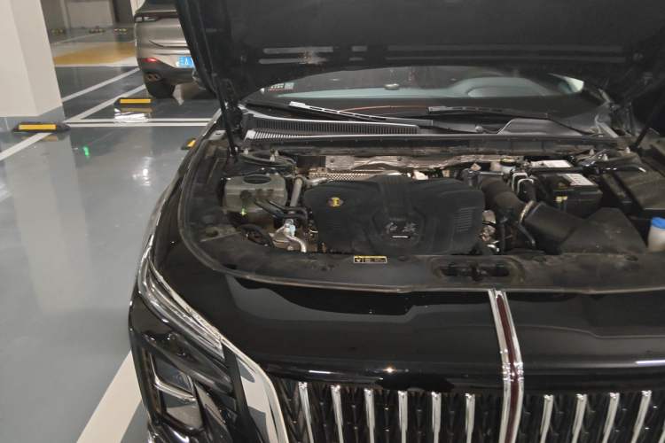 Used Hongqi H5 2024 2.0T Automatic Smart Connect Flagship Edition Engine Bay Right