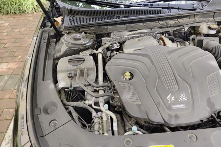 Used Hongqi H5 2024 2.0T Automatic Smart Connect Flagship Edition Engine Bay Right