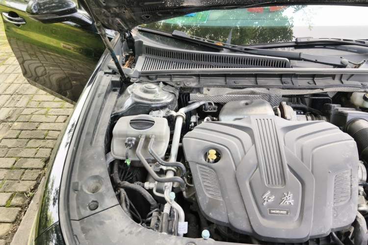 Used Hongqi H5 2024 2.0T Automatic Smart Connect Flagship Edition Engine Bay Right