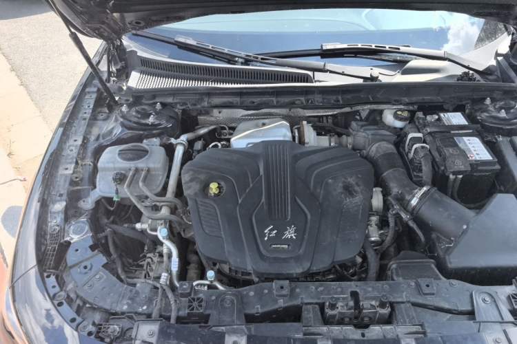 Used Hongqi H5 2024 2.0T Automatic Smart Connect Flagship Edition Engine Bay Right