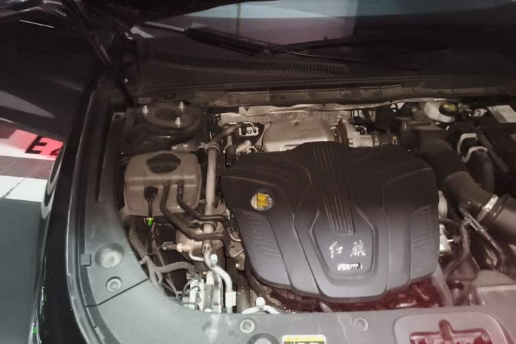 Used Hongqi H5 2024 2.0T Automatic Smart Connect Flagship Edition Engine Bay Right