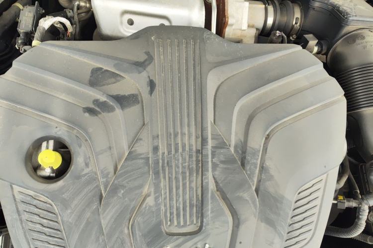 Used Hongqi H5 2024 2.0T Automatic Smart Connect Flagship Edition Engine Bay