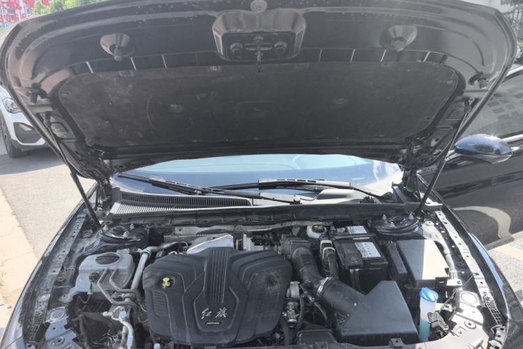 Used Hongqi H5 2024 2.0T Automatic Smart Connect Flagship Edition Engine Bay